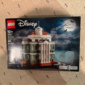 The Haunted Mansion Mini Disney LEGO set 12+